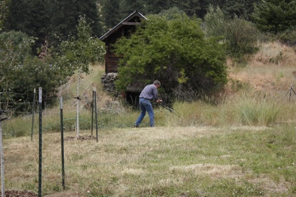 web-dave-mowing-volunteer-party_mg_2826 web-dave-mowing-volunteer-party_mg_2826