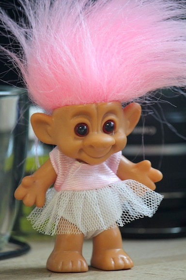annie troll?