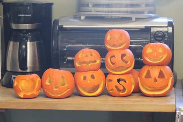 web Carved mini pumpkins pre-party IMG_1086