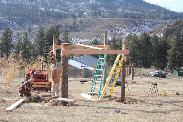 web_volunteer Steve Rick climbing structure Young's Hill construction IMG_0987