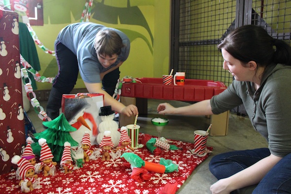 web_lizz_dm_set_up_xmas_eve_party_kd_IMG_1173