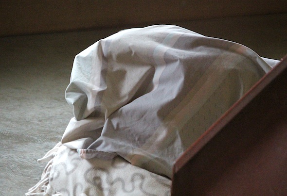 web_jamie_under_sheet_cold_kd_IMG_0879